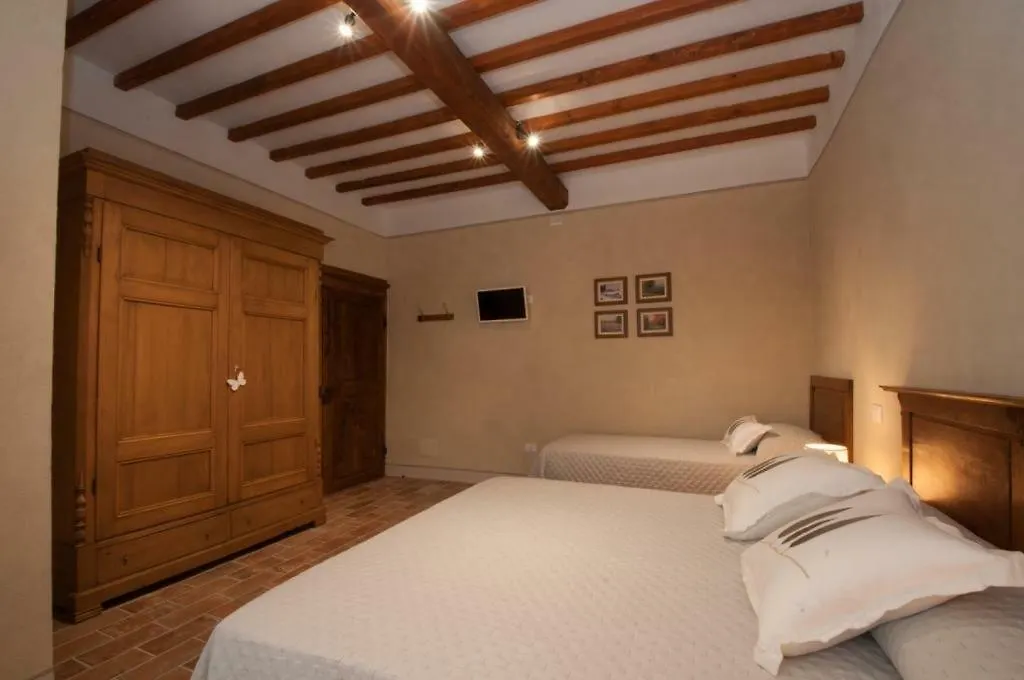 Le Camere Del Borgo Montescudaio 0*,  Italy