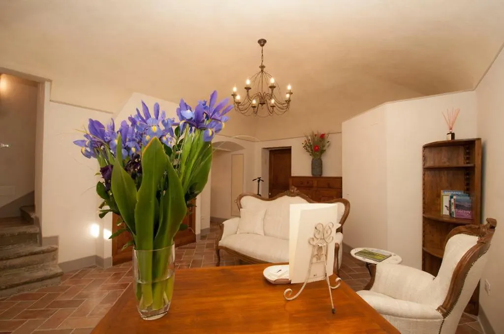 Le Camere Del Borgo Montescudaio Italy