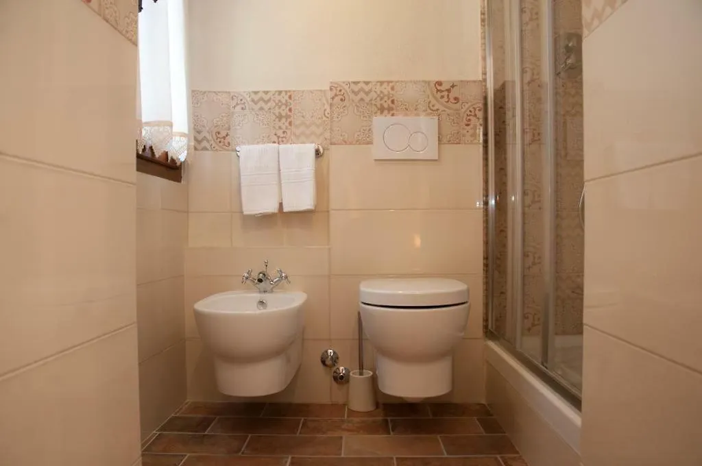 Le Camere Del Borgo Montescudaio Guest house
